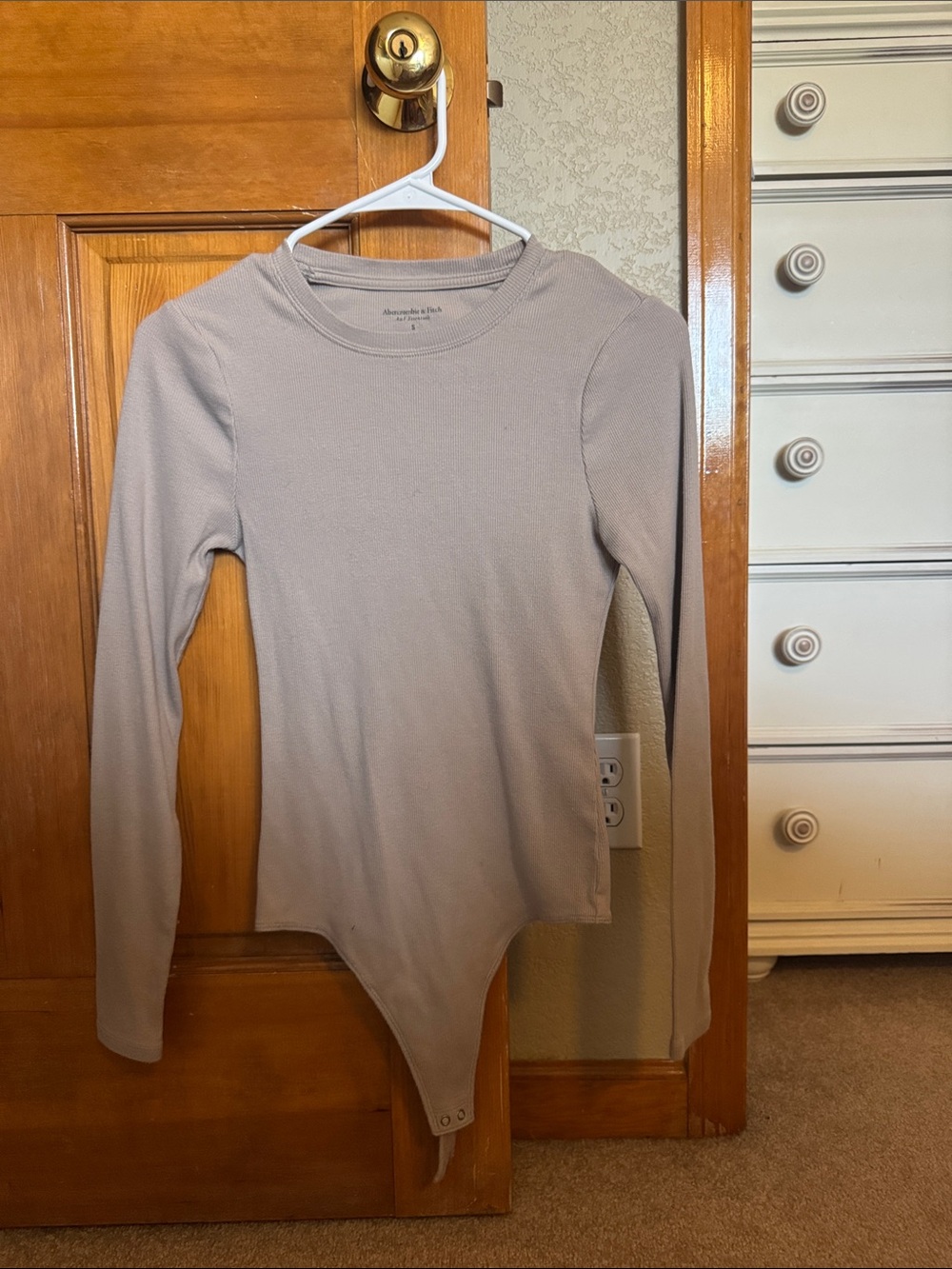 Abercrombie & Fitch Ribbed Long Sleeve Bodysuit in Taupe